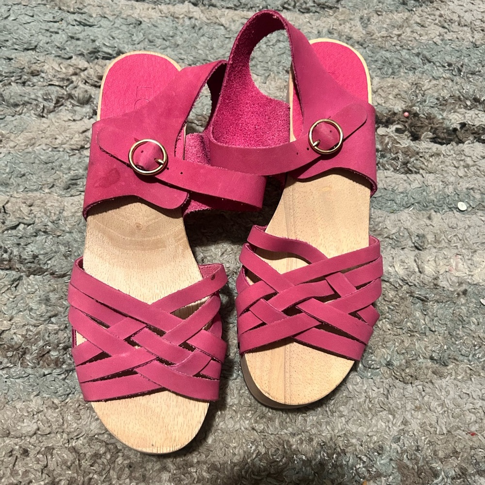 Women's Pink Strappy Sandals